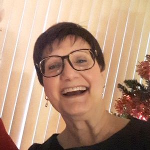 Meet your Posher, Debbie